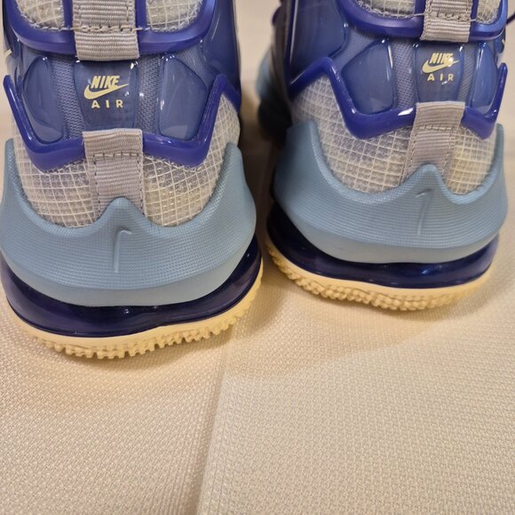 Nike Youth basketball sneakers - Picture 12 of 13